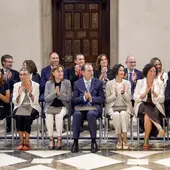 Los consellers del nuevo Govern de Salvador Illa aplauden durante el acto de toma de posesión celebrado este lunes en Barcelona. Los consellers del nuevo Govern de Salvador Illa aplauden durante el acto de toma de posesión celebrado este lunes en Barcelona.