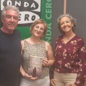 De izquierda a derecha, Manuel Avilés, Ana Isabel Fernández y Lola Torrent