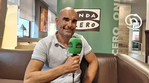 Jon Santaren - Club Triatlon Morrazo Jon Santaren del Club Triatlon Morrazo en una entrevista en Onda Cero