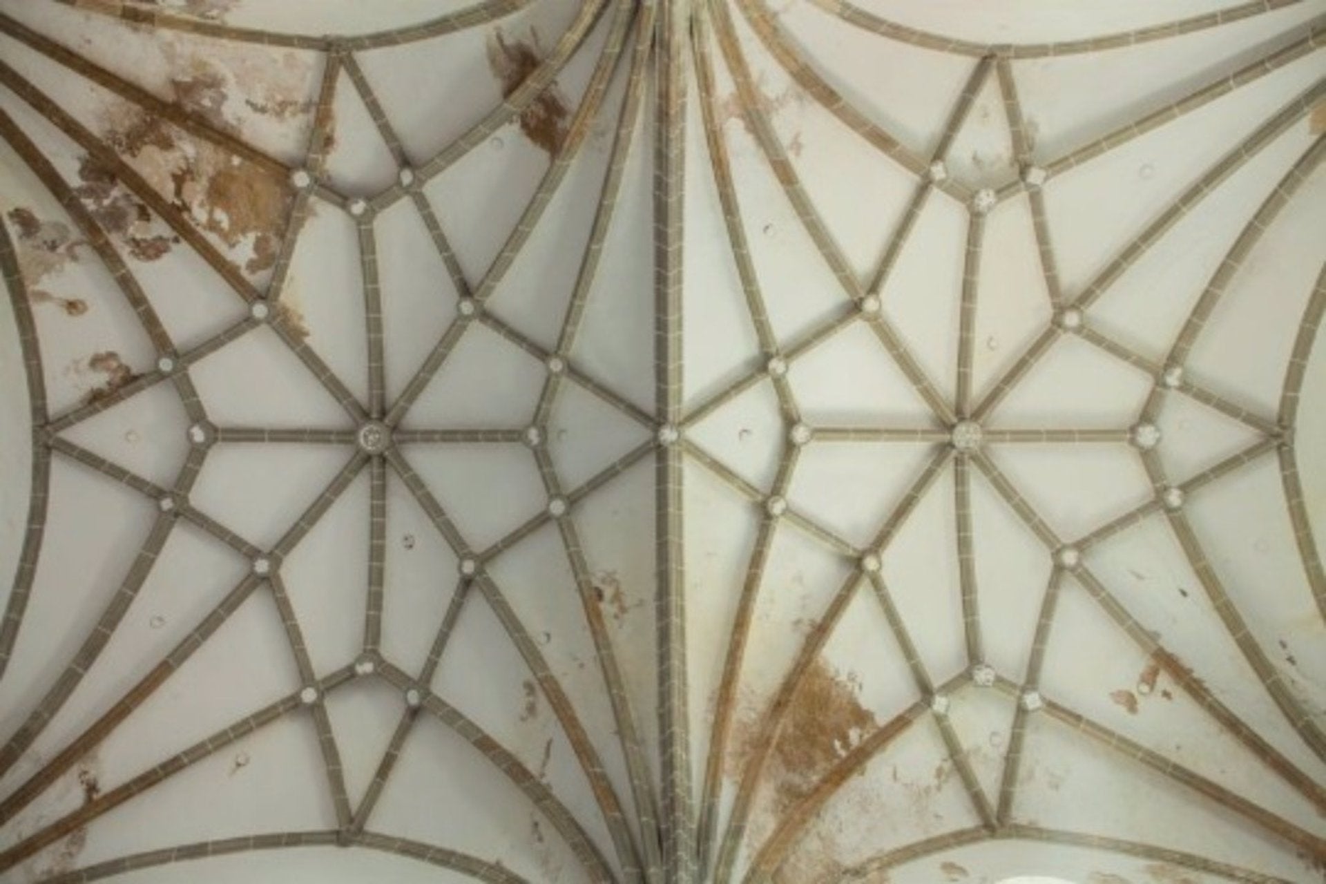 La Junta y el Arzobispado de Mérida-Badajoz restaurarán y consolidarán la iglesia de San Pedro de Almendral La Junta y el Arzobispado de Mérida-Badajoz restaurarán y consolidarán la iglesia de San Pedro de Almendral