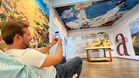 Petrer recrea una obra de Sorolla para la Crochet Gallery de su oficina de turismo Petrer recrea una obra de Sorolla para la Crochet Gallery de su oficina de turismo