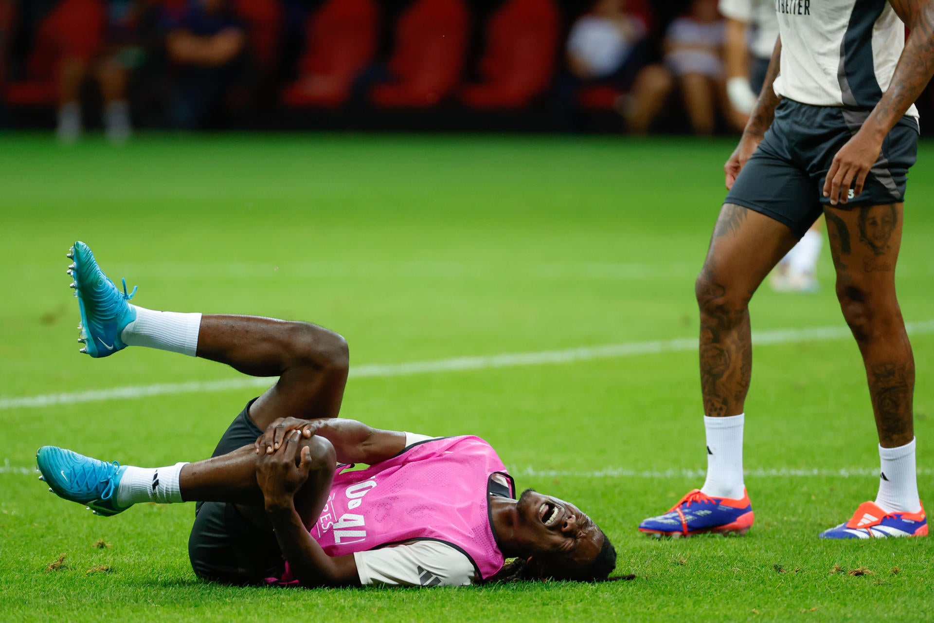 Alarma en el Real Madrid con Camavinga: lesión de rodilla en la previa de la Supercopa Alarma en el Real Madrid con Camavinga: lesión de rodilla en la previa de la Supercopa