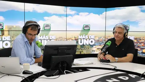 Javier de Andrés, presidente del PP vasco, durante su entrevista con Miguel Ondarreta en 'Más de uno' Javier de Andrés, presidente del PP vasco, durante su entrevista con Miguel Ondarreta en 'Más de uno'