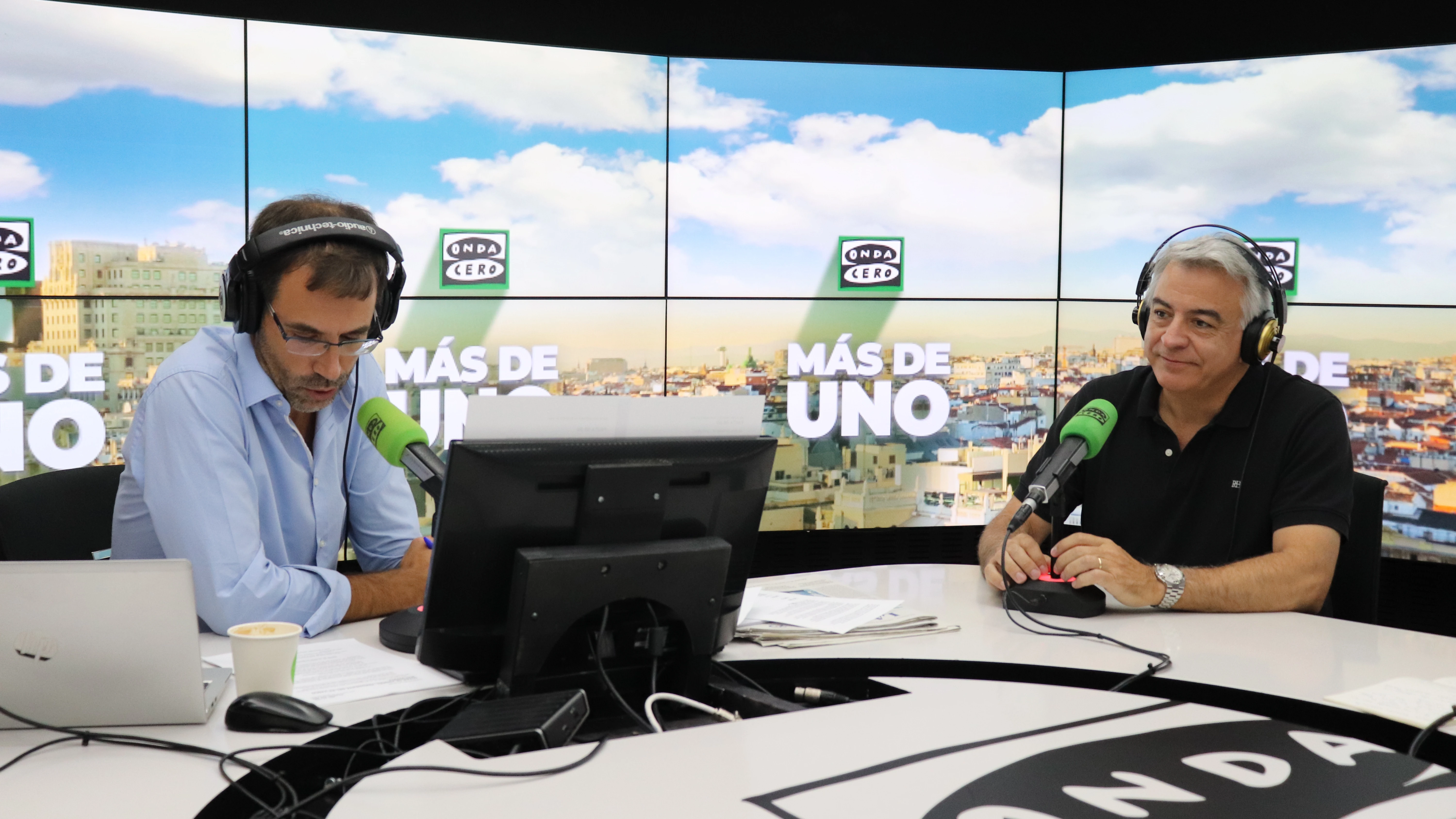Javier de Andrés, presidente del PP vasco, durante su entrevista con Miguel Ondarreta en 'Más de uno' Javier de Andrés, presidente del PP vasco, durante su entrevista con Miguel Ondarreta en 'Más de uno'