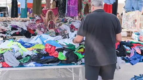 El mercadillo de Mérida se traslada al aparcamiento del ferial el próximo martes y se suspende dos semanas por la Feria El mercadillo de Mérida se traslada al aparcamiento del ferial el próximo martes y se suspende dos semanas por la Feria