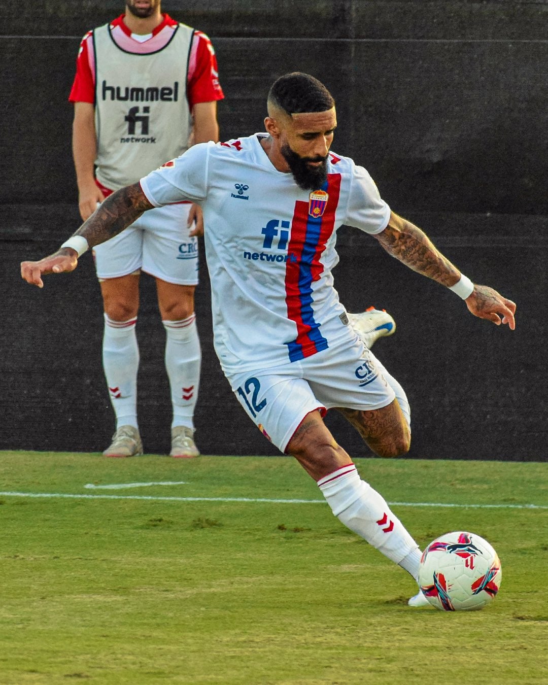 Marc Doué y Derick Poloni, del Eldense, cuentan con propuestas del fútbol extranjero Marc Doué y Derick Poloni, del Eldense, cuentan con propuestas del fútbol extranjero