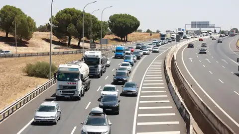 Atasco en la A49 en sentido Huelva a la altura del municipio de Benacazón, imagen de archivo. - ROCÍO RUZ / EUROPA PRESS Atasco en la A49 en sentido Huelva a la altura del municipio de Benacazón, imagen de archivo. - ROCÍO RUZ / EUROPA PRESS