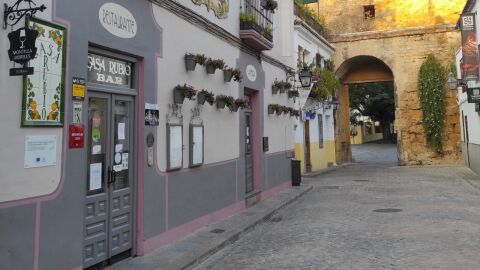 Casa Rubio, Puerta de Almod&oacute;var