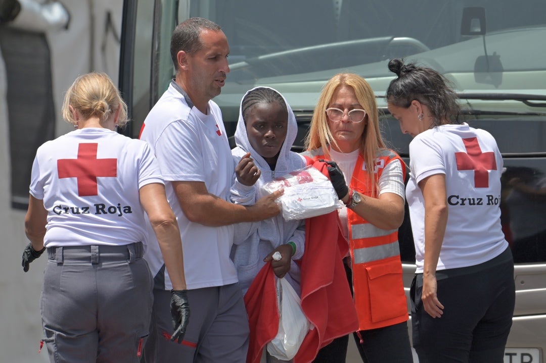 Las llegadas irregulares de migrantes por mar continúan al alza en la península y Baleares Las llegadas irregulares de migrantes por mar continúan al alza en la península y Baleares