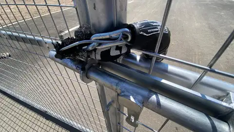 El PSOE de Badajoz critica el cierre de la zona para autocaravanas junto al recinto ferial El PSOE de Badajoz critica el cierre de la zona para autocaravanas junto al recinto ferial