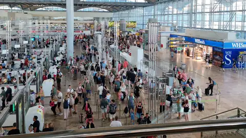 Aeropuerto Alicante - Elche 'Miguel Hernández' en uno de los paros parciales de la seguridad privada. Aeropuerto Alicante - Elche 'Miguel Hernández' en uno de los paros parciales de la seguridad privada.