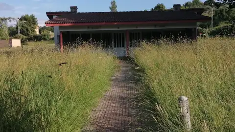 Vigilancia a la deriva en Perlora: La Asociación de Vigilantes de Seguridad Privada de Asturias denuncia el aumento de vandalismo Ciudad de vacaciones de Perlora actualmente