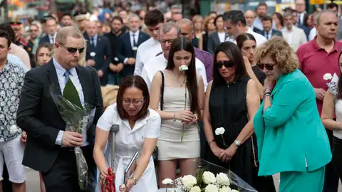 Barcelona conmemora los atentados terroristas del 17A en su séptimo aniversario Barcelona conmemora los atentados terroristas del 17A en su séptimo aniversario