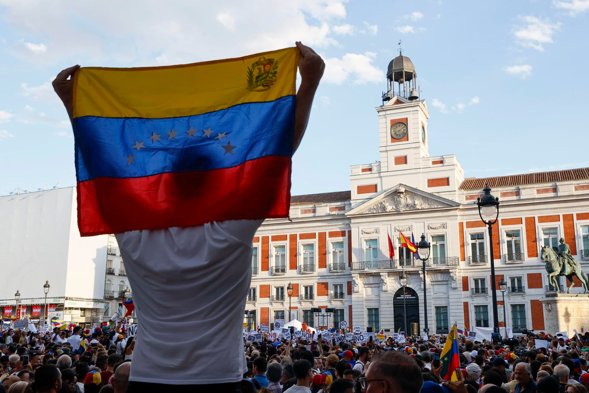 Multitudinaria concentración en Madrid contra el régimen de Nicolás Maduro en Venezuela Multitudinaria concentración en Madrid contra el régimen de Nicolás Maduro en Venezuela