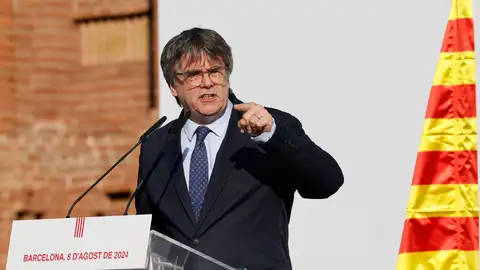 El expresidente catalán Carles Puigdemont interviene en el acto de bienvenida cuando regresó a Barcelona. El expresidente catalán Carles Puigdemont interviene en el acto de bienvenida cuando regresó a Barcelona.