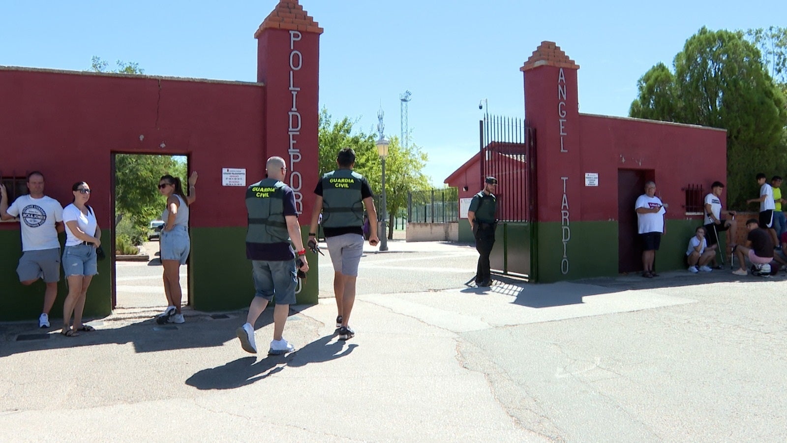 Las patrullas tardaron 40 minutos en llegar a Mocejón tras el asesinato del niño de 11 años: "Permitió huir al asesino" Las patrullas tardaron 40 minutos en llegar a Mocejón tras el asesinato del niño de 11 años: "Permitió huir al asesino"