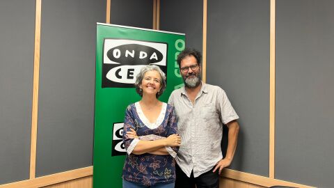 Lola Torrent junto a Jos&eacute; Luis Carrillo, director de la Escuela Mistos de Alicante.
