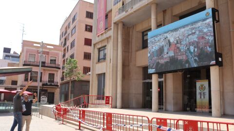 El alcalde de Vila-real, Jos&eacute; Benlloch, ha supervisado la situaci&oacute;n de la fachada de Ca la Vila. 