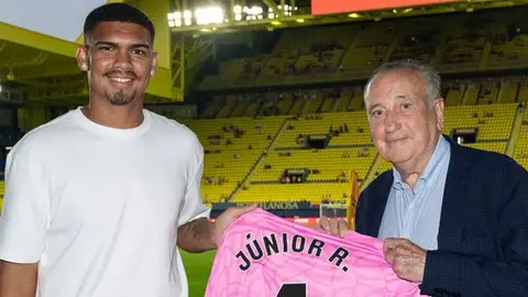Júnior junto a Fernando Roig Júnior junto a Fernando Roig