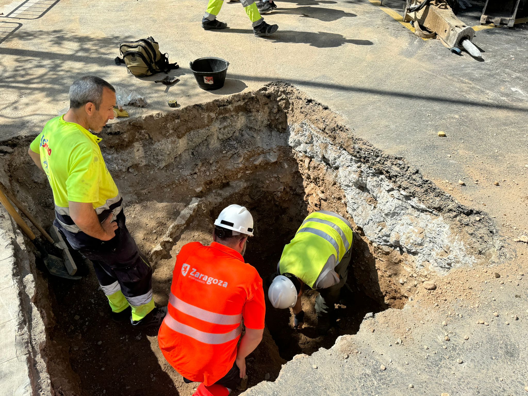 Vuelve la normalidad al Coso zaragozano tras finalizar los sondeos arqueológicos Vuelve la normalidad al Coso zaragozano tras finalizar los sondeos arqueológicos
