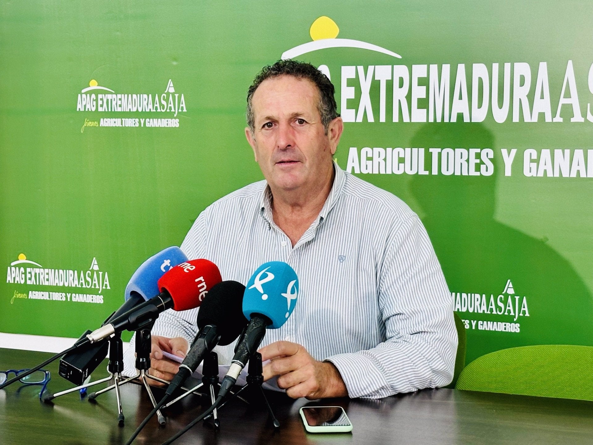 APAG Extremadura Asaja rechaza la Ley de restauración de la naturaleza impuesta por quien "legislan sin pisar" el campo APAG Extremadura Asaja rechaza la Ley de restauración de la naturaleza impuesta por quien "legislan sin pisar" el campo