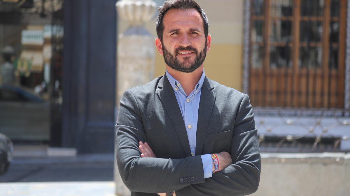 Manuel Martínez Sirvent deja la alcaldía a Trino Grau hasta la proclamación del nuevo máximo representante municipal Manuel Martínez Sirvent deja la alcaldía a Trino Grau hasta la proclamación del nuevo máximo representante municipal