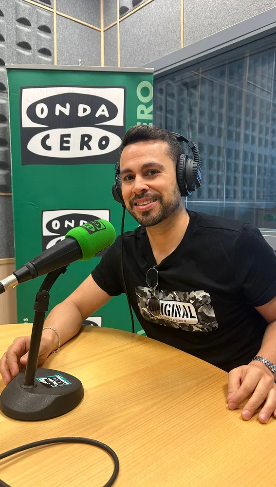 Marcos Valencia, en los estudios de Onda Cero Cuenca Marcos Valencia, en los estudios de Onda Cero Cuenca