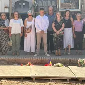Cementerio de Sueca, acto con Natalia Enguix Cementerio de Sueca, acto con Natalia Enguix