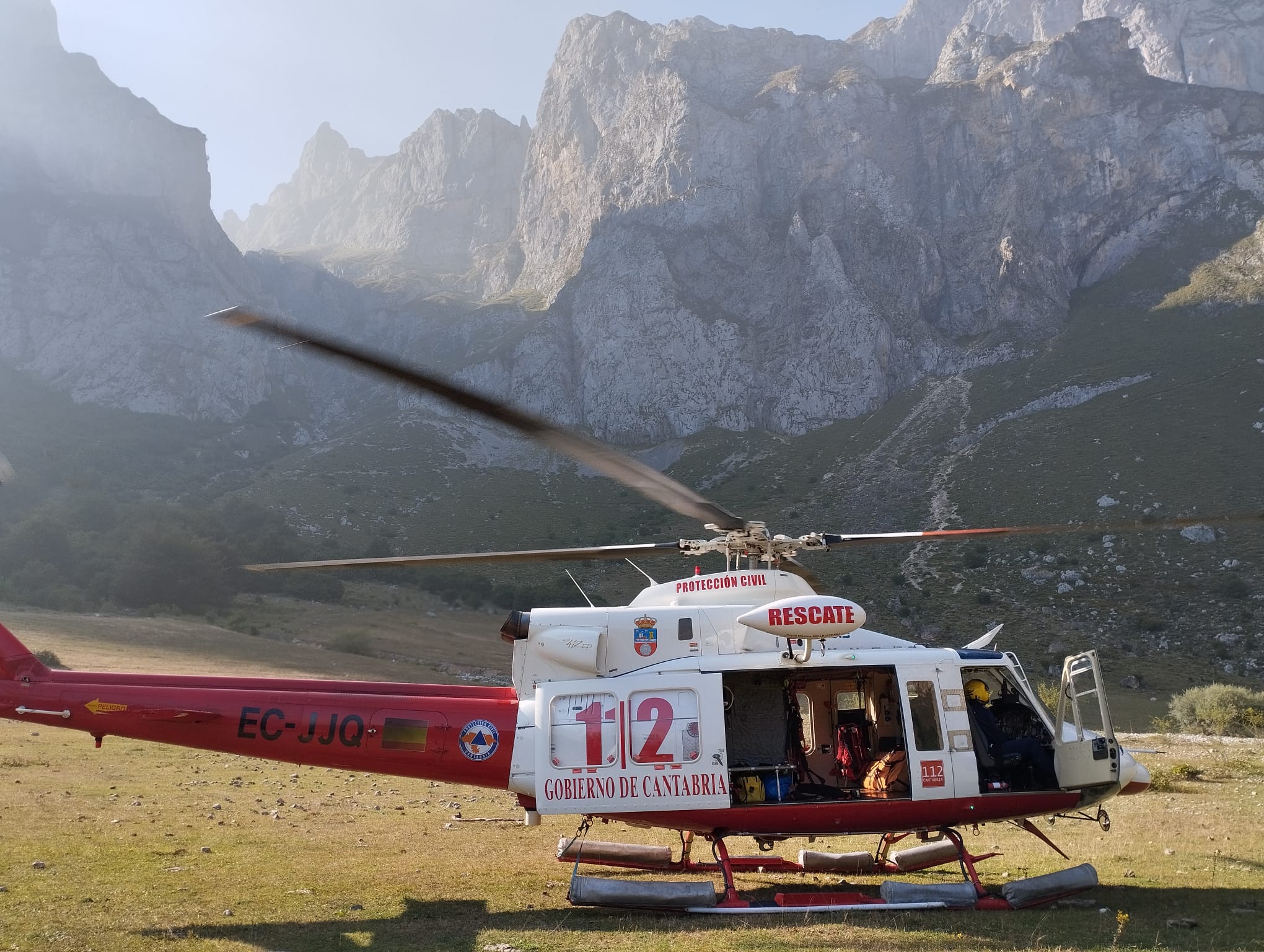 Evacuado en Picos de Europa un senderista madrileño con síntomas de intoxicación alimentaria Evacuado en Picos de Europa un senderista madrileño con síntomas de intoxicación alimentaria