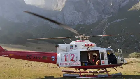 Evacuado en Picos de Europa un senderista madrileño con síntomas de intoxicación alimentaria Evacuado en Picos de Europa un senderista madrileño con síntomas de intoxicación alimentaria