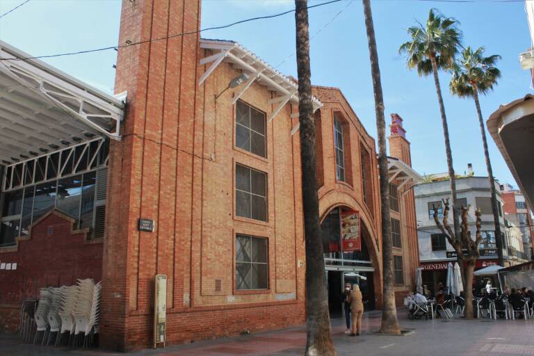 Burriana impulsa la modernización del Mercado Municipal a través del taller de empleo Riu Anna VI Burriana impulsa la modernización del Mercado Municipal a través del taller de empleo Riu Anna VI