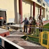 Andrés Molina visita las obras en el pabellón deportivo de Callosa d'en Sarrià