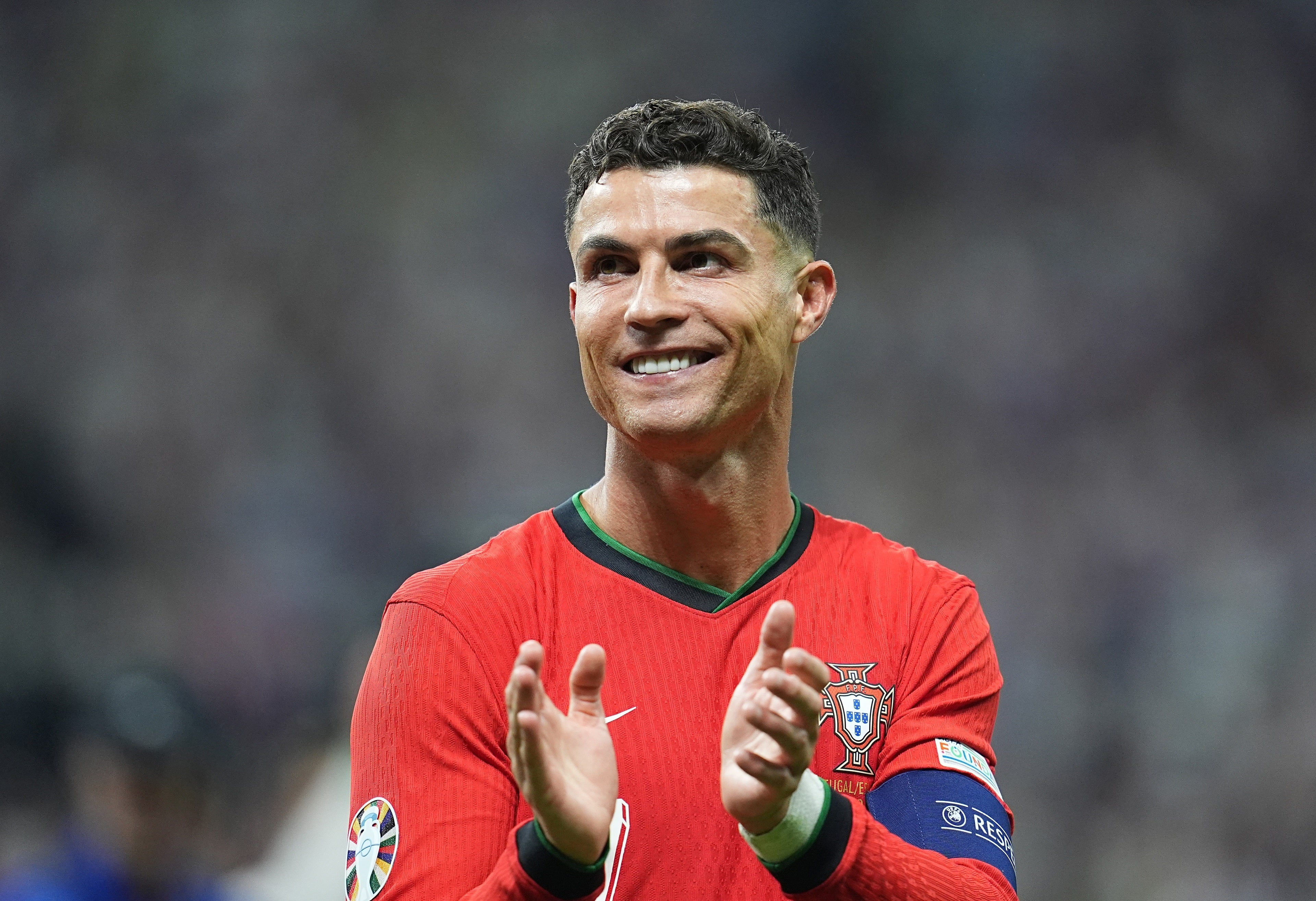 Cristiano Ronaldo se abre un canal en YouTube: "Siuuuscríbete" Cristiano Ronaldo se abre un canal en YouTube: "Siuuuscríbete"