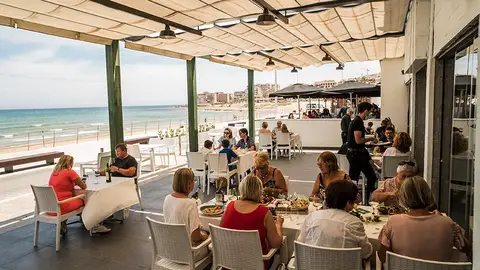 La hostelería torrevejense registró un "lleno" durante este puente de agosto en una campaña estival de récord La hostelería torrevejense registró un "lleno" durante este puente de agosto en una campaña estival de récord
