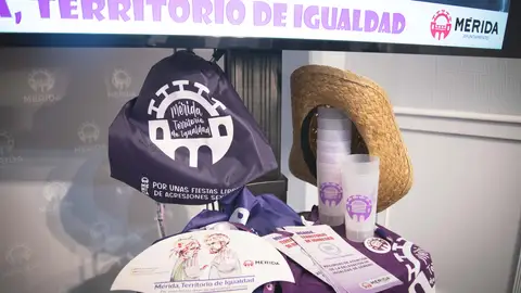 El Ayuntamiento de Mérida lanza un año más su campaña para luchar contra las agresiones sexistas en la Feria El Ayuntamiento de Mérida lanza un año más su campaña para luchar contra las agresiones sexistas en la Feria