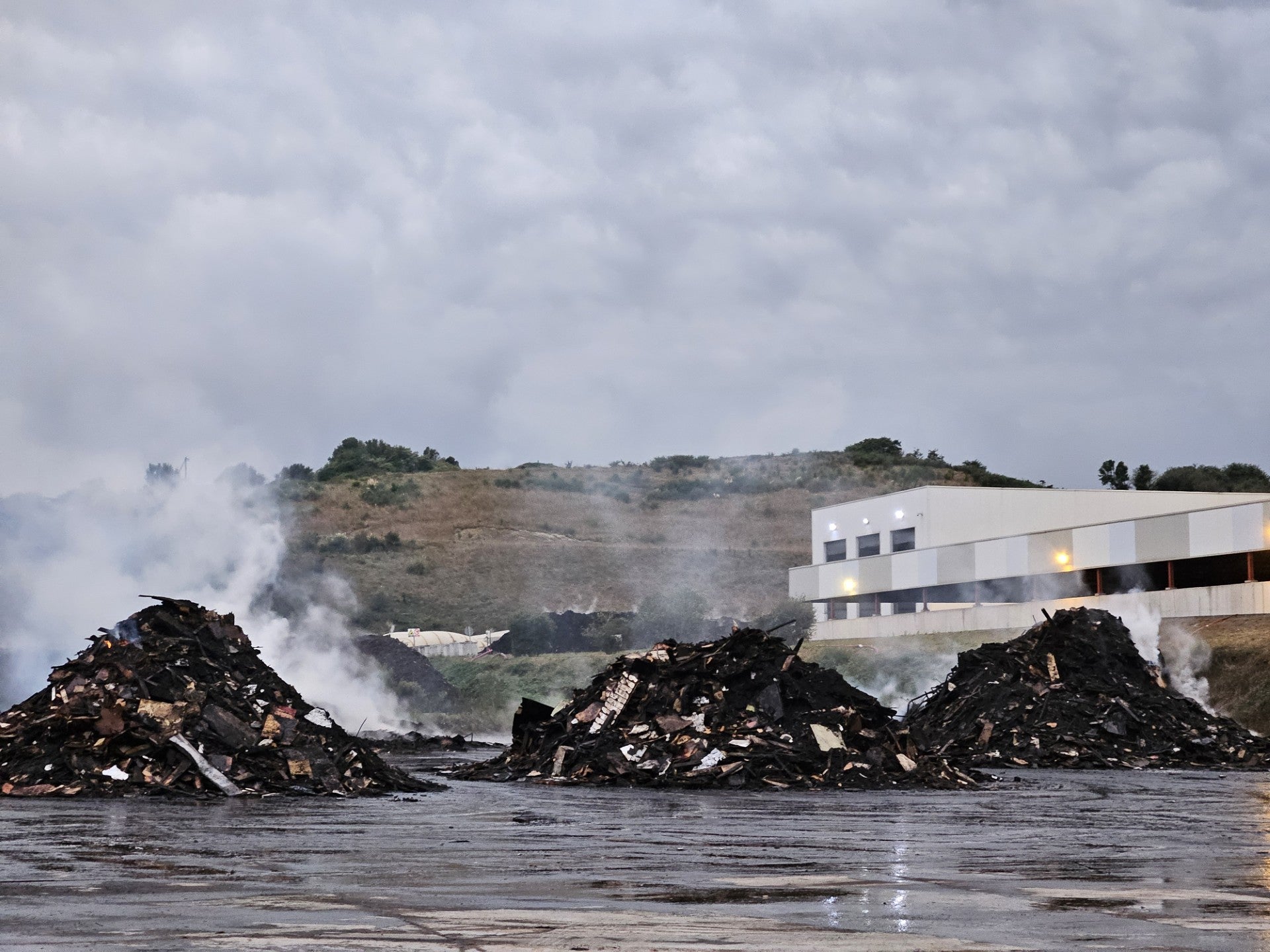 Cogersa carecía de seguro para la planta incendida en Serín Cogersa carecía de seguro para la planta incendida en Serín