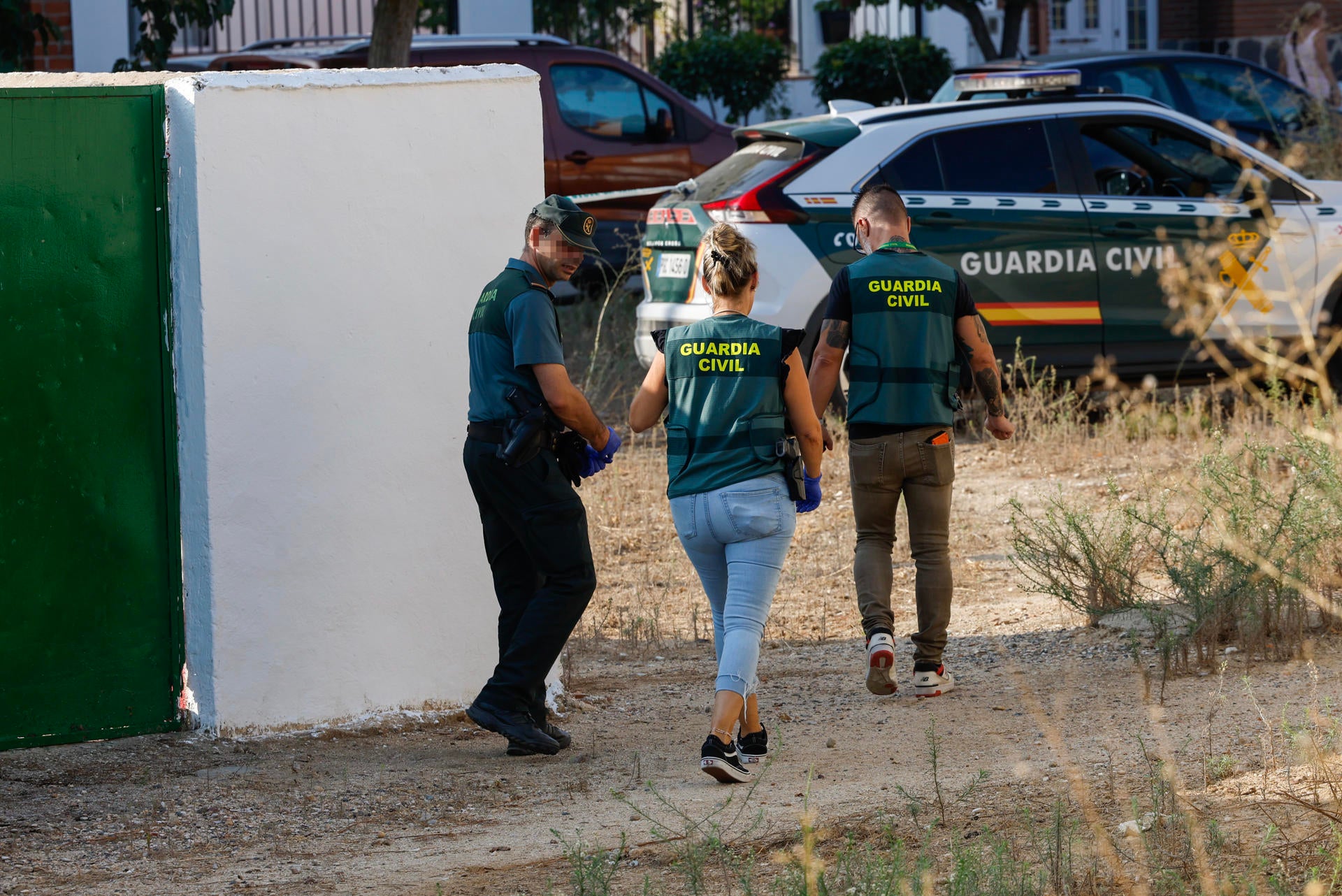 Encuentran dos cuchillos cerca de la casa del padre del presunto asesino de Mocejón, uno de ellos con restos biológicos Encuentran dos cuchillos cerca de la casa del padre del presunto asesino de Mocejón, uno de ellos con restos biológicos