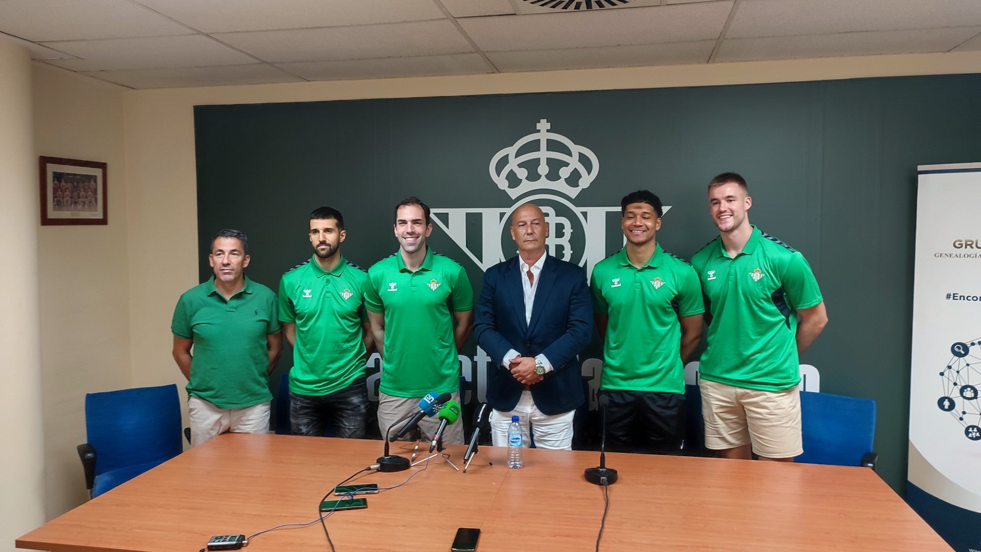 El presidente del Betis Baloncesto afirma que el equipo va a ganar la liga y la copa El presidente del Betis Baloncesto afirma que el equipo va a ganar la liga y la copa