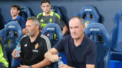 Víctor Fernández pide todavía seis fichajes más para su Real Zaragoza Víctor Fernández pide todavía seis fichajes más para su Real Zaragoza