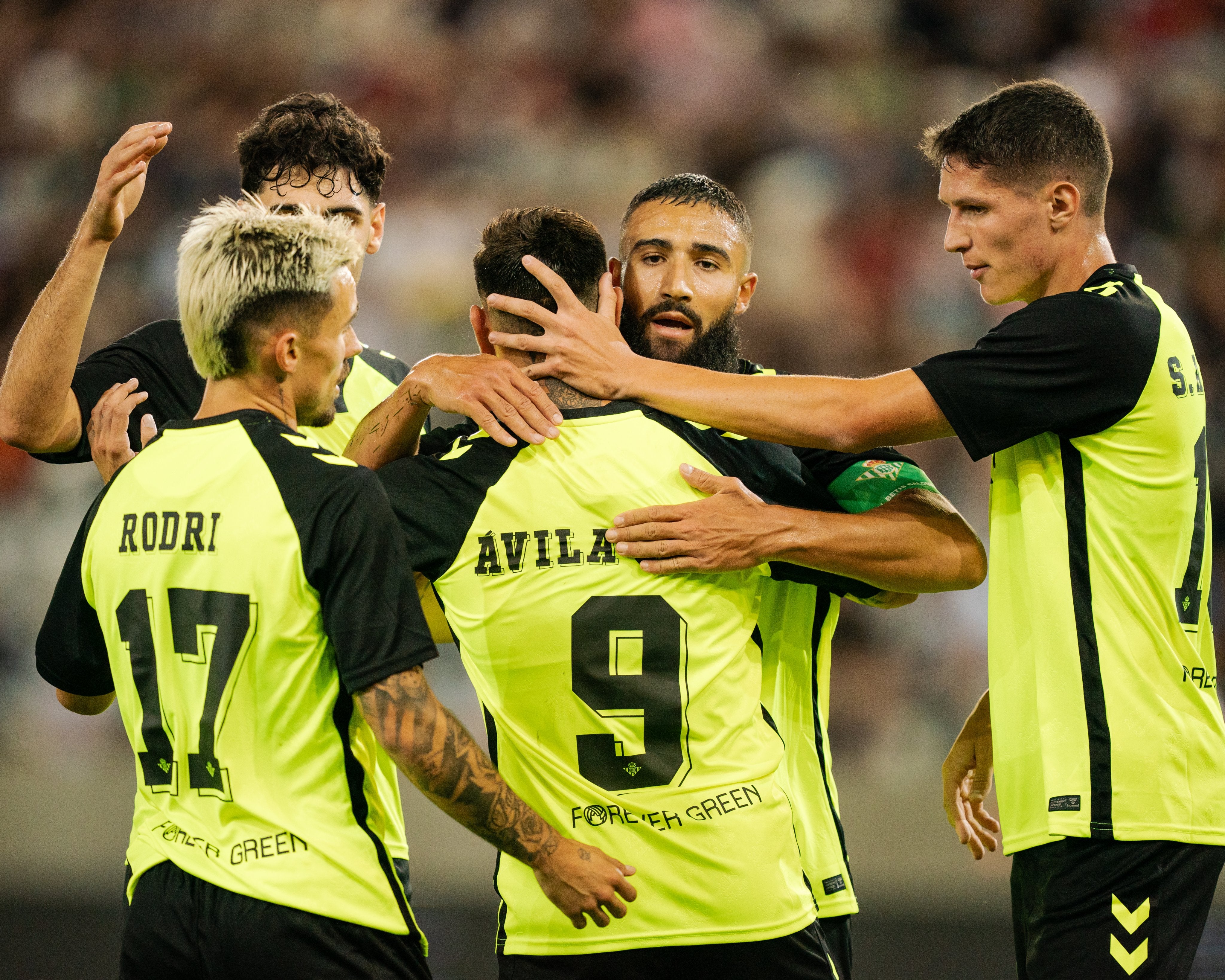 (0-2) El Betis cumple y se acerca a la fase de grupos de la Conference (0-2) El Betis cumple y se acerca a la fase de grupos de la Conference