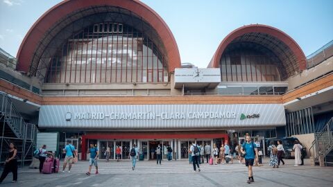 Exterior de la estaci&oacute;n de tren de Chamart&iacute;n