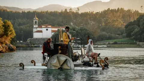 Regresa el Piano Flotante a Asturias Regresa el Piano Flotante a Asturias