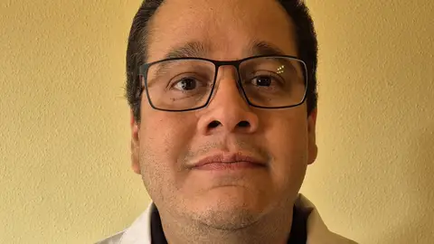 Dr. Juan Carlo Benites Dr. Juan Carlo Benites