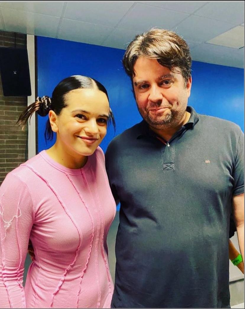 Daniel Gómez: “Rosalía se mimetiza con la persona con la que está colaborando, ella conecta con la identidad musical de otros artistas” Daniel Gómez: “Rosalía se mimetiza con la persona con la que está colaborando, ella conecta con la identidad musical de otros artistas”