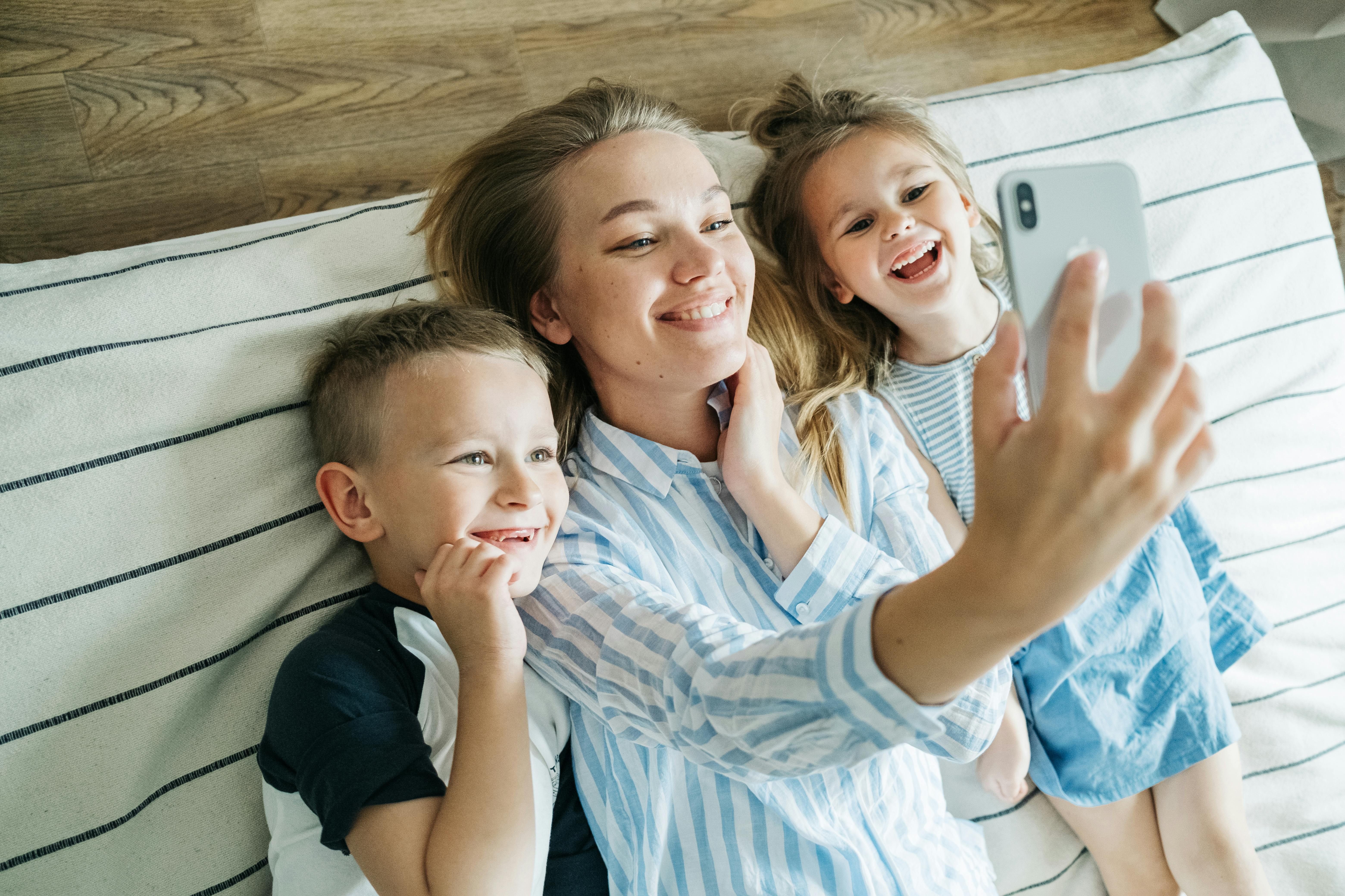 El 'sharenting' en la era digital: un peligro invisible para la privacidad infantil El 'sharenting' en la era digital: un peligro invisible para la privacidad infantil