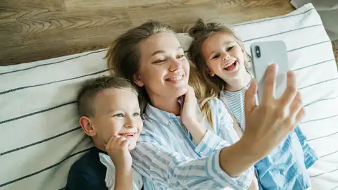 El 'sharenting' en la era digital: Un peligro invisible para la privacidad infantil El 'sharenting' en la era digital: Un peligro invisible para la privacidad infantil
