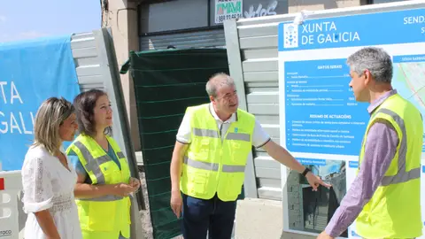 Comezaron as obras de remodelación da beirarrúa da Ponte Vella Comezaron as obras de remodelación da beirarrúa da Ponte Vella