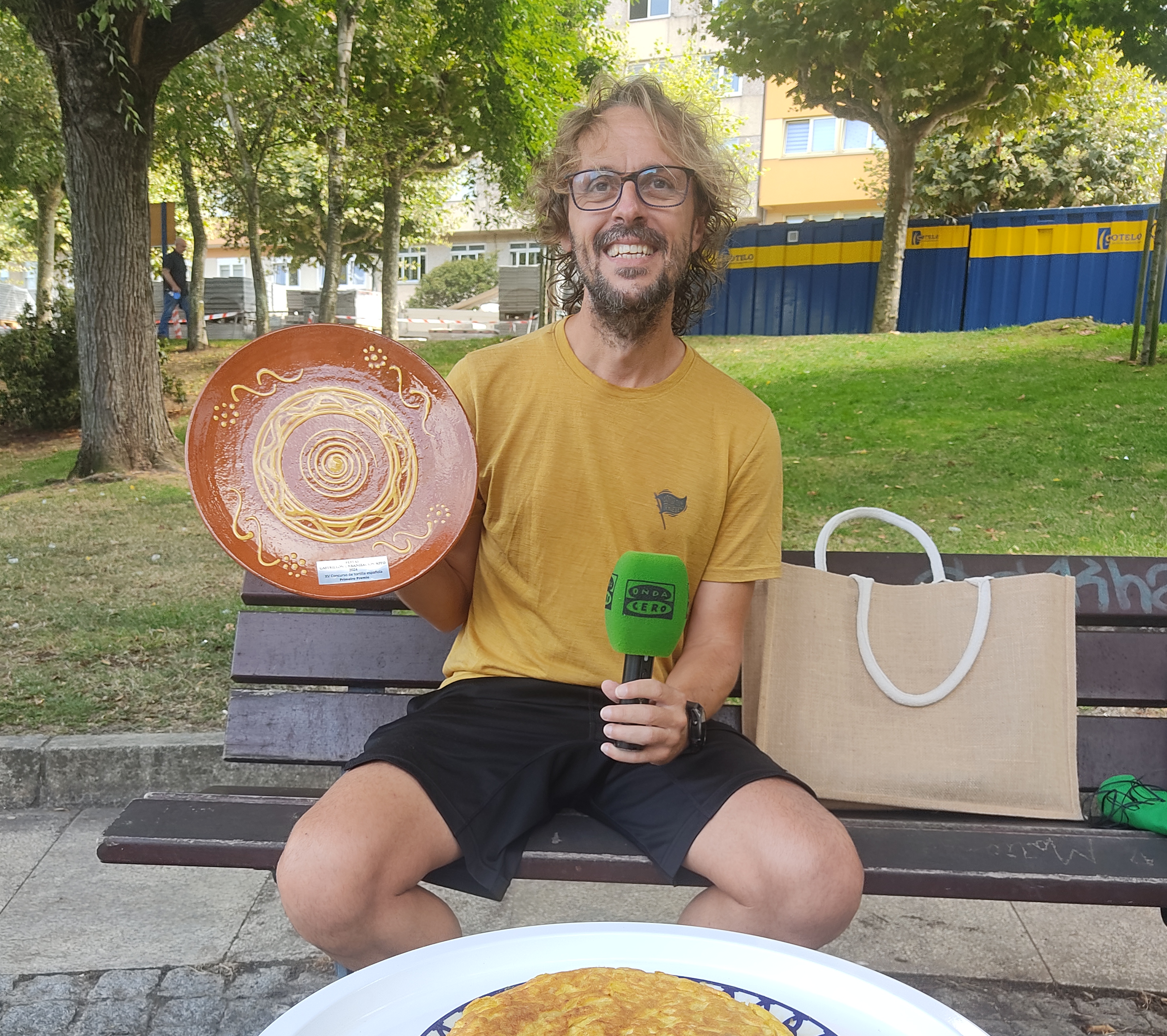 El ganador del concurso de tortilla de O Castrillón: "Estoy sorprendido pero orgulloso" El ganador del concurso de tortilla de O Castrillón: "Estoy sorprendido pero orgulloso"
