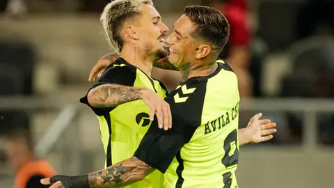 Rodri Sánchez a la izquierda y Chimy Ávila la derecha, celebran un gol en el encuentro del Betis contra el Kryvbas Rodri Sánchez a la izquierda y Chimy Ávila la derecha, celebran un gol en el encuentro del Betis contra el Kryvbas