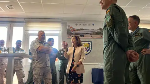 Margarita Robles visita el Ala 14 y alaba el trabajo realizado en el 'Pacific Skies 2024' Margarita Robles visita el Ala 14 y alaba el trabajo realizado en el 'Pacific Skies 2024'